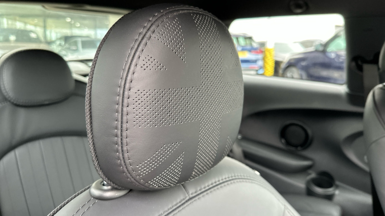 MINI Hatchback 1.5 Cooper Exclusive 3dr Auto Petrol Hatchback